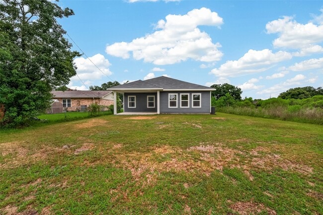 Building Photo - 1343 Alpha Ln