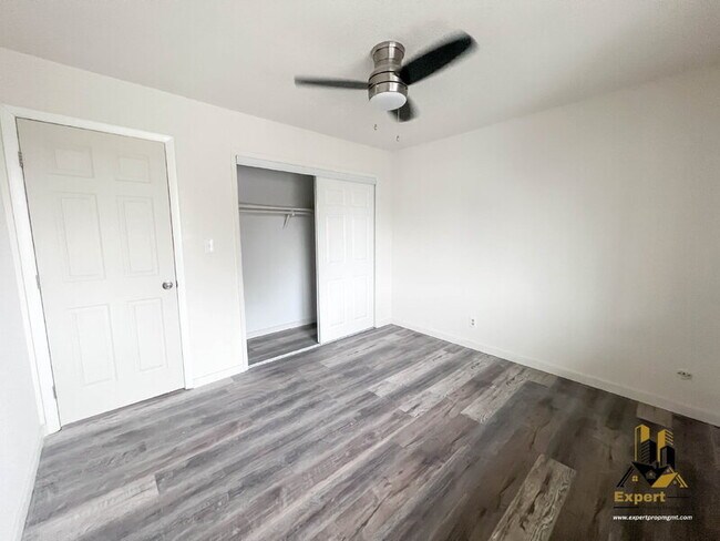 Building Photo - 1507 Nogales St