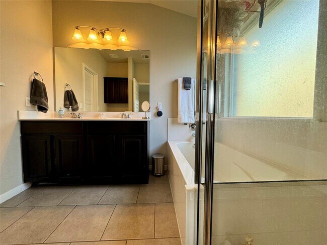 Building Photo - 416 Purple Martin Ave