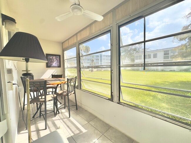 Building Photo - 3 Ventnor Dr