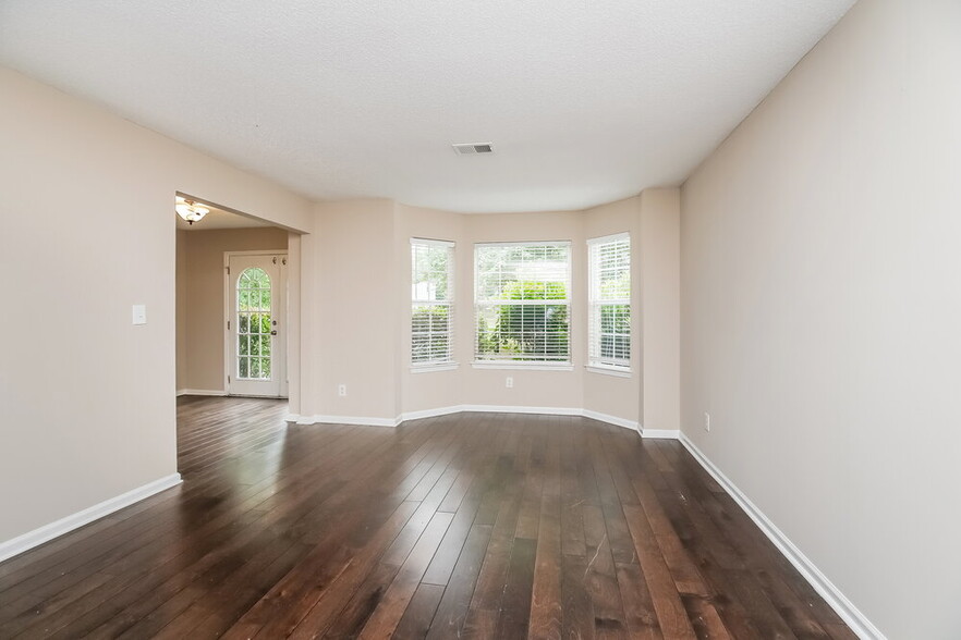 Building Photo - 5308 Rolling Meadow Dr SW