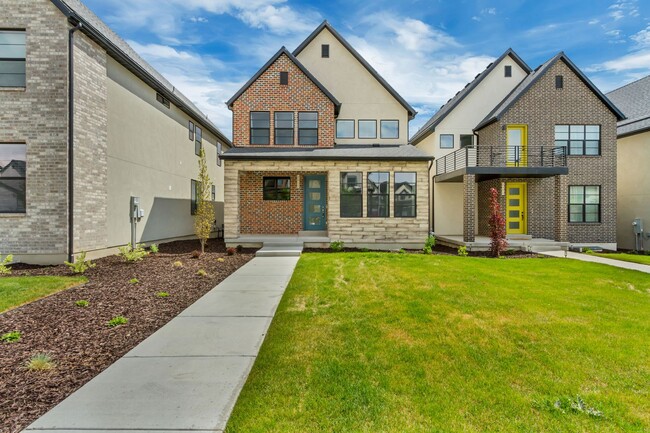 Building Photo - 4 Bedroom 3 Bathroom Home in Eagle Mountain!