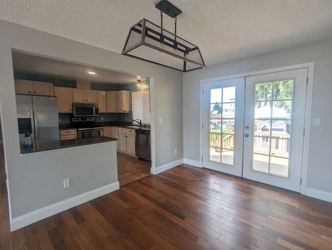 Building Photo - Central Kitsap Home in Prime Location