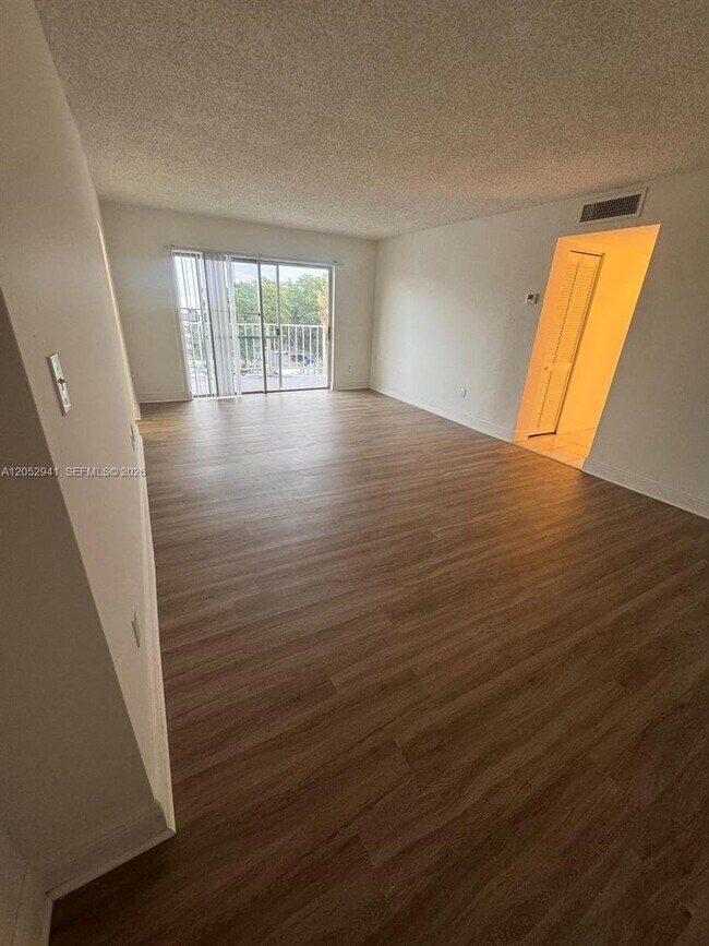 Building Photo - 488 NW 165th St