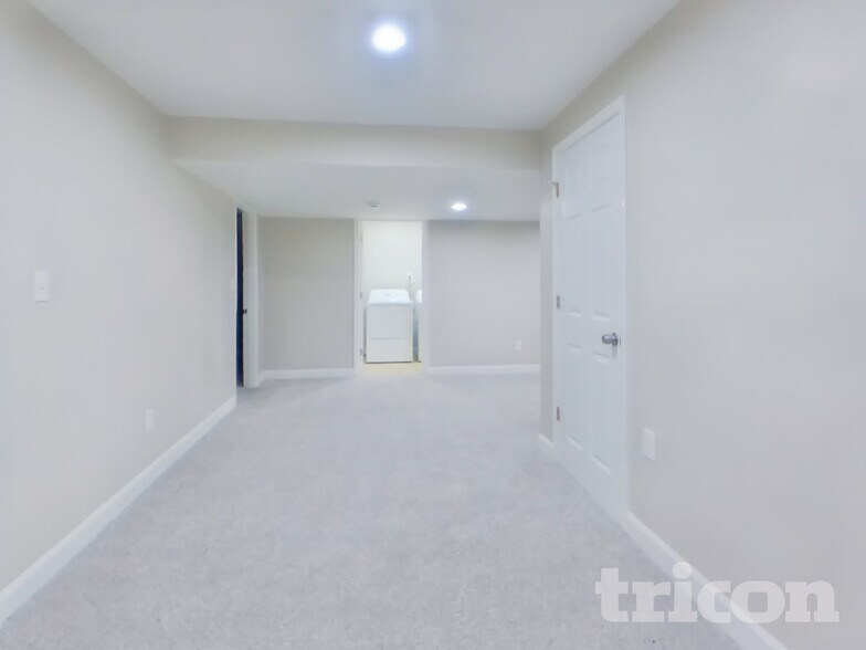 Building Photo - 2000 Gaither St