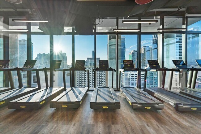 Building Photo - 398 NE 5th St