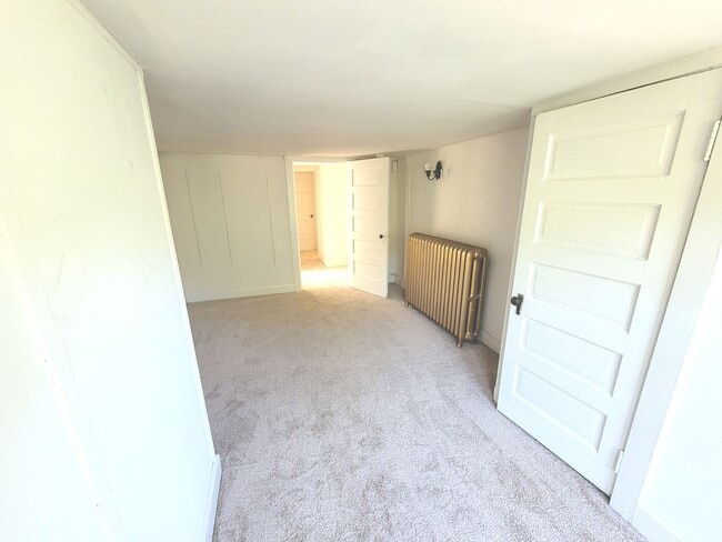 Building Photo - 2541 N Lake Dr