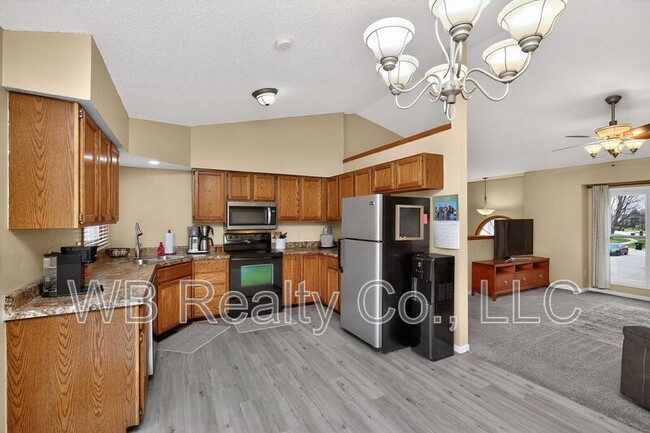 Building Photo - 260 Windfield Pkwy