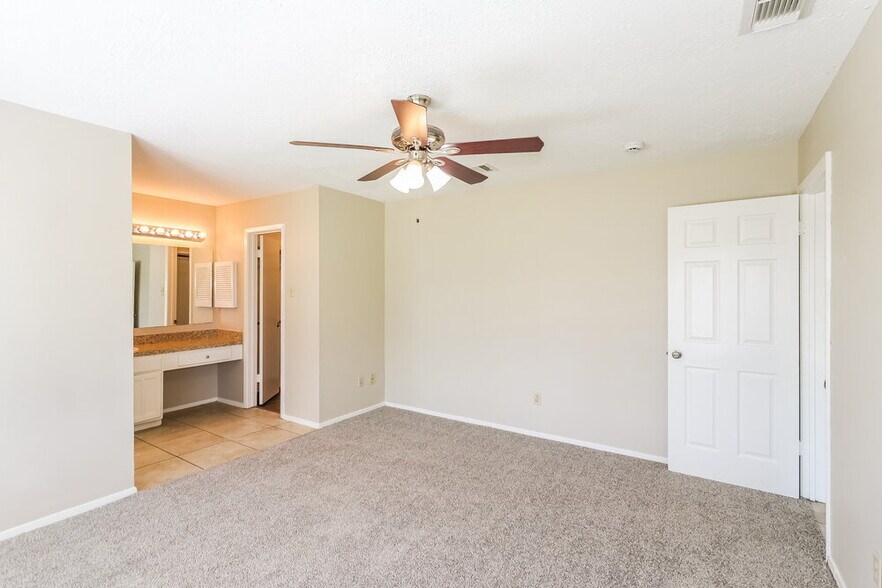 Building Photo - 8443 S Meadow Bird Cir