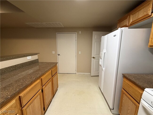 Building Photo - 9975 Peace Way