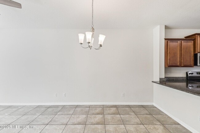 Building Photo - 750 Servia Dr