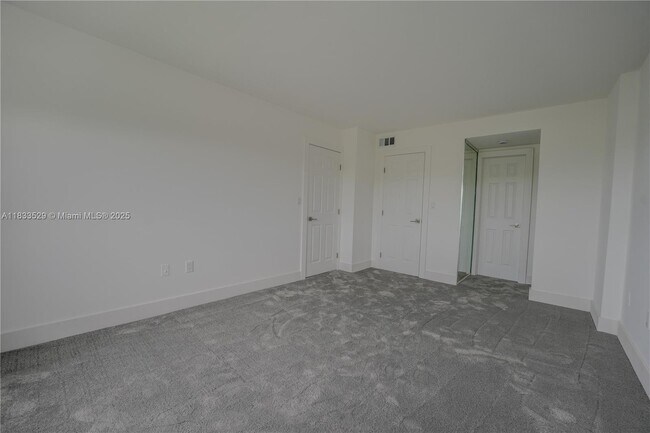 Building Photo - 15600 NW 7th Ave