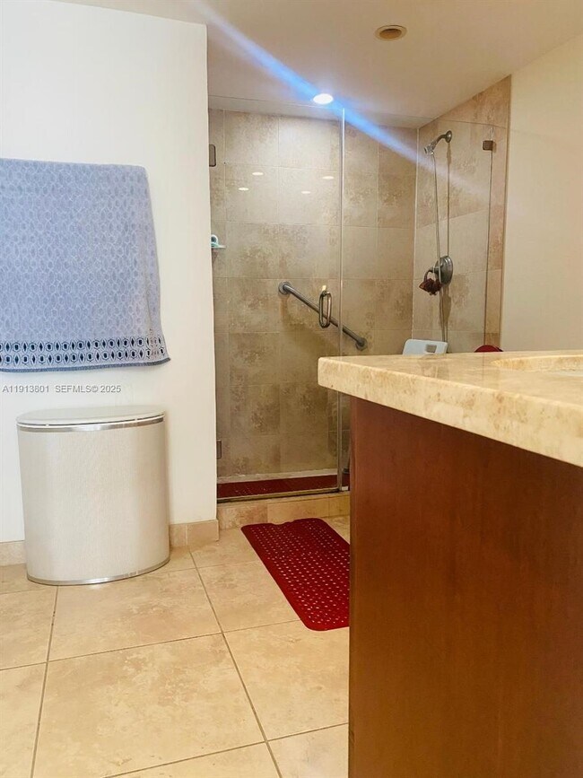 Building Photo - 575 Crandon Blvd