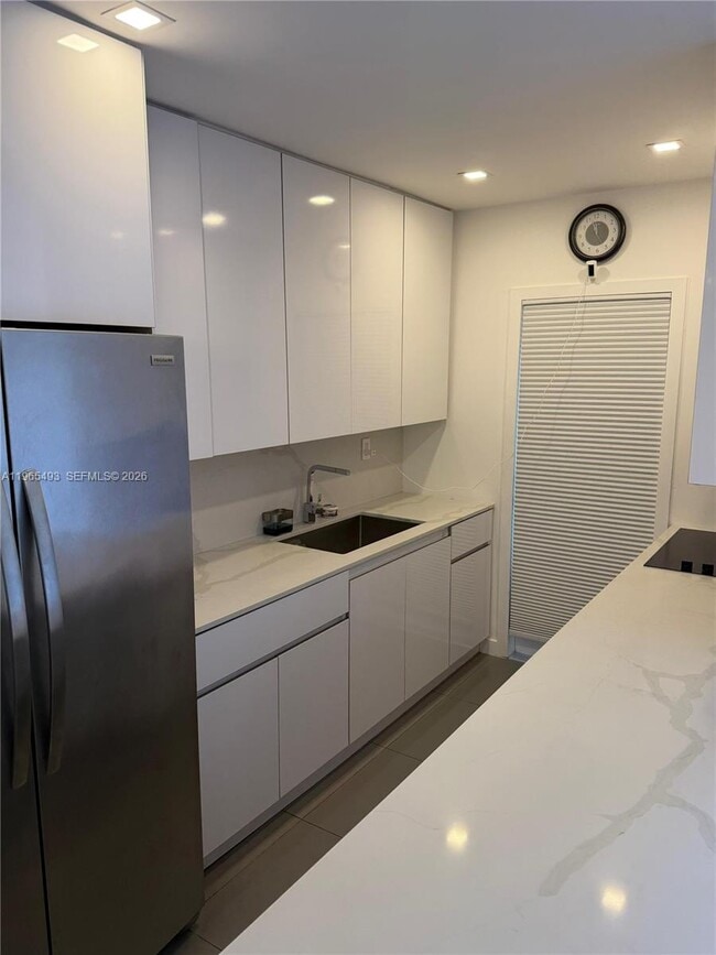 Building Photo - 13105 Ixora Ct