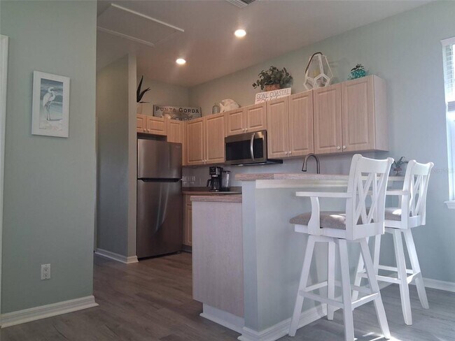 Building Photo - 216 Berry St