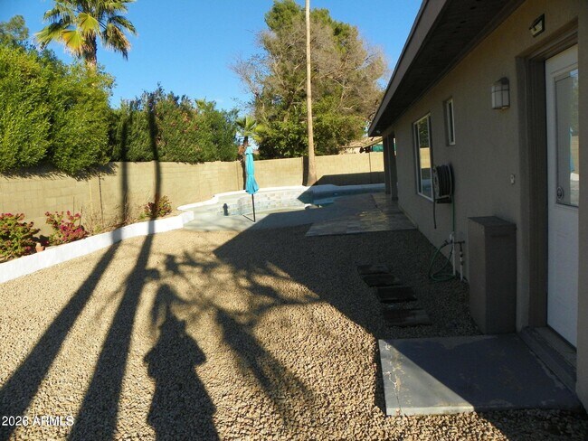 Building Photo - 5334 E Friess Dr