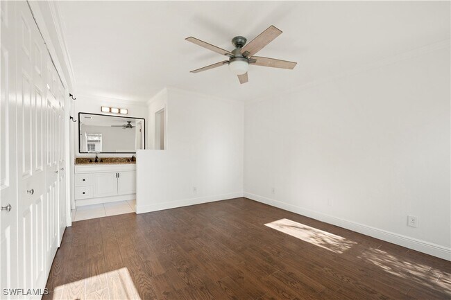 Building Photo - 3139 Boca Ciega Dr