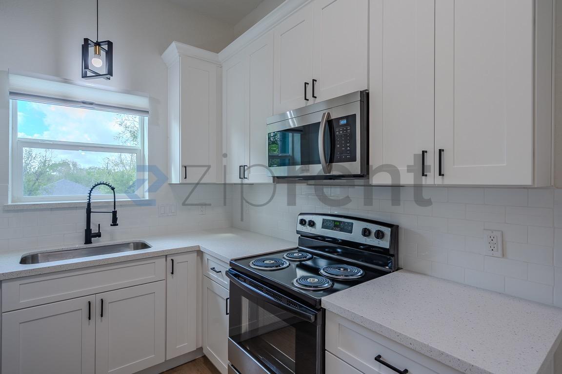 Building Photo - 303 Cartersville St