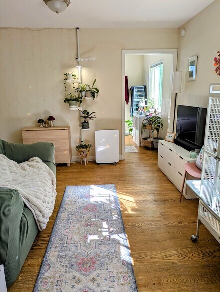 Living Room (unfurnished) - 5 Vendola Dr