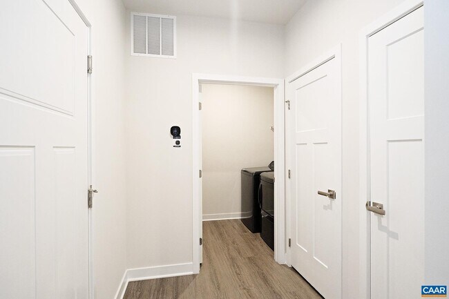 Building Photo - 922 Marsac St