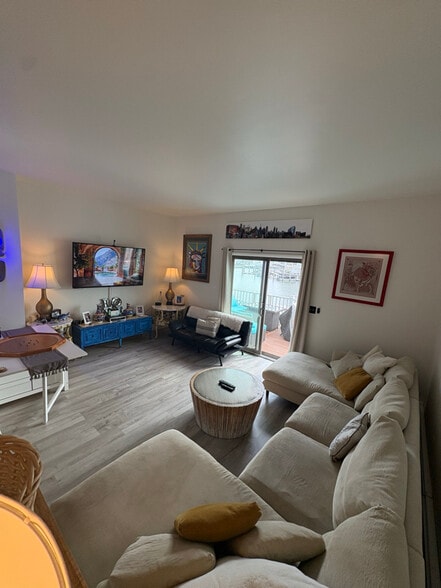 Building Photo - 3914 South Blvd