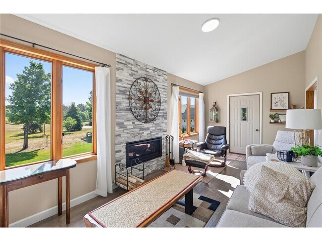 Building Photo - 14372 Heather Ridge Dr