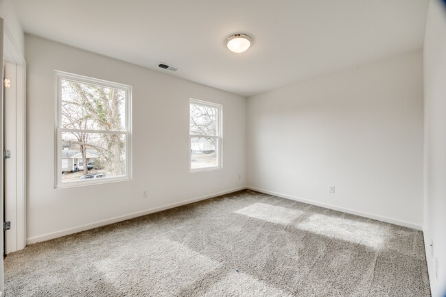 Building Photo - 118 Fulton Dr