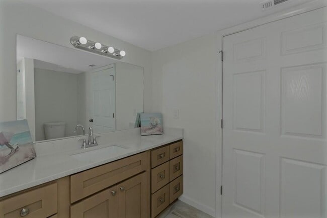 Building Photo - 204 Mill St