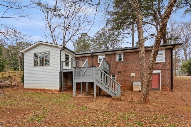 Building Photo - 3623 Lee St SE