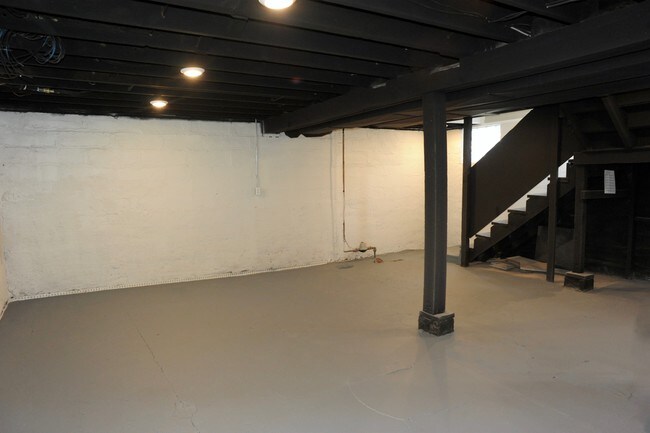 Building Photo - 1136 Sibley St NW