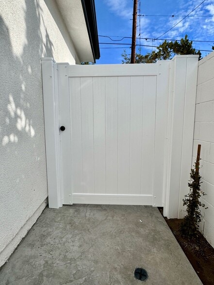 Building Photo - 7532 Beck Ave