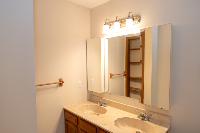 Building Photo - 123 Pierre Pl