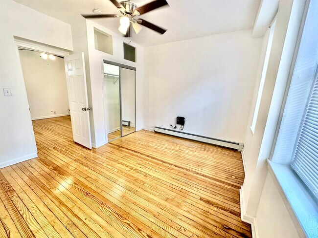 Building Photo - 247 Clendenny Ave