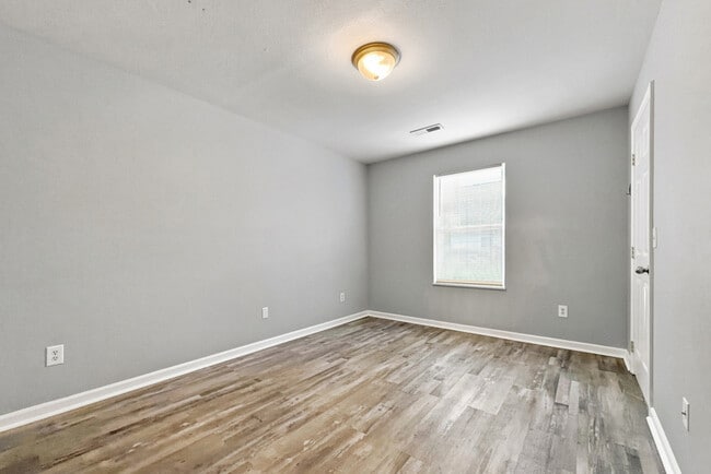 Building Photo - 8705 Mowbray Way