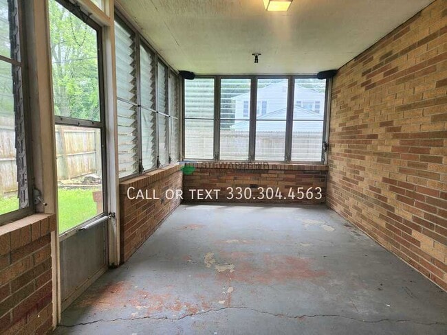 Building Photo - 8250 E Wadora Cir NW