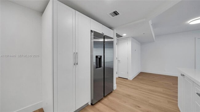 Building Photo - 555 NE 34th St