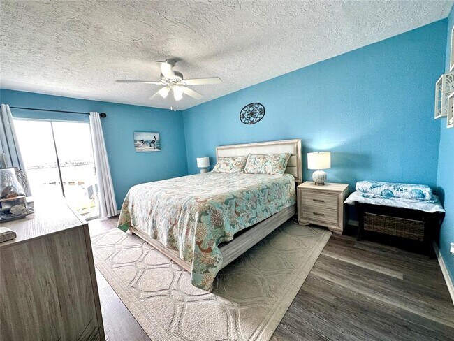 Building Photo - 500 Tiki Dr