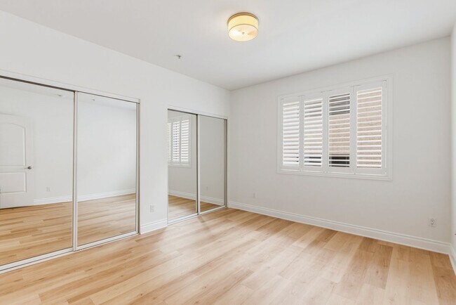 Building Photo - Massive Three Bedroom Two Bath Condo Available now!
