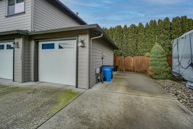 Building Photo - BEAUTIFUL FOUR BEDROOM HOME IN VANCOUVER