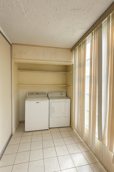 Building Photo - 3361 NW 47th Ter