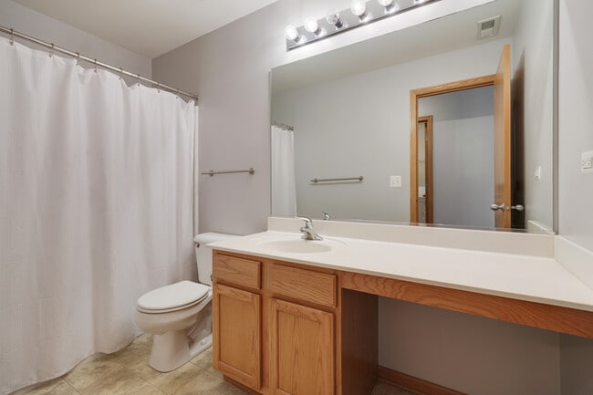 Building Photo - 2614 Loren Ln