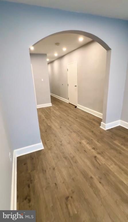 Building Photo - 336 Main St