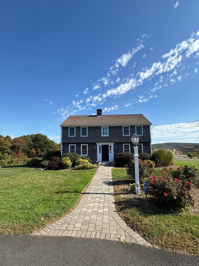 Building Photo - 295 Matson Hill Rd