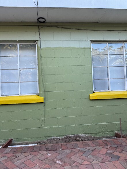 Building Photo - 398 Alameda de las Pulgas