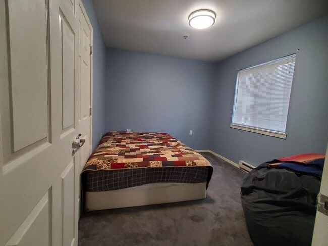 Building Photo - Cozy, 2 Bedroom Apartment for Rent in the Birchwood Neighborhood!