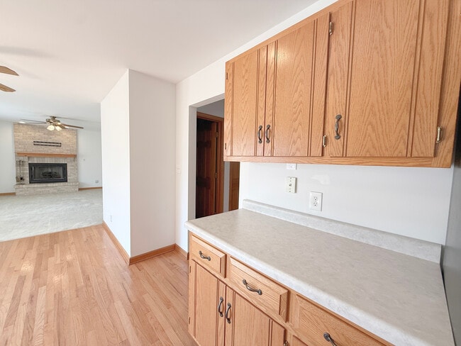 Building Photo - 1278 Knolls Ave S