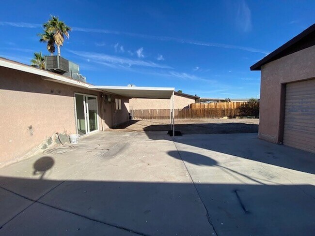 Building Photo - 2BR 2BA HOME-Fenced Yard & Workshop Garage, RV-Boat