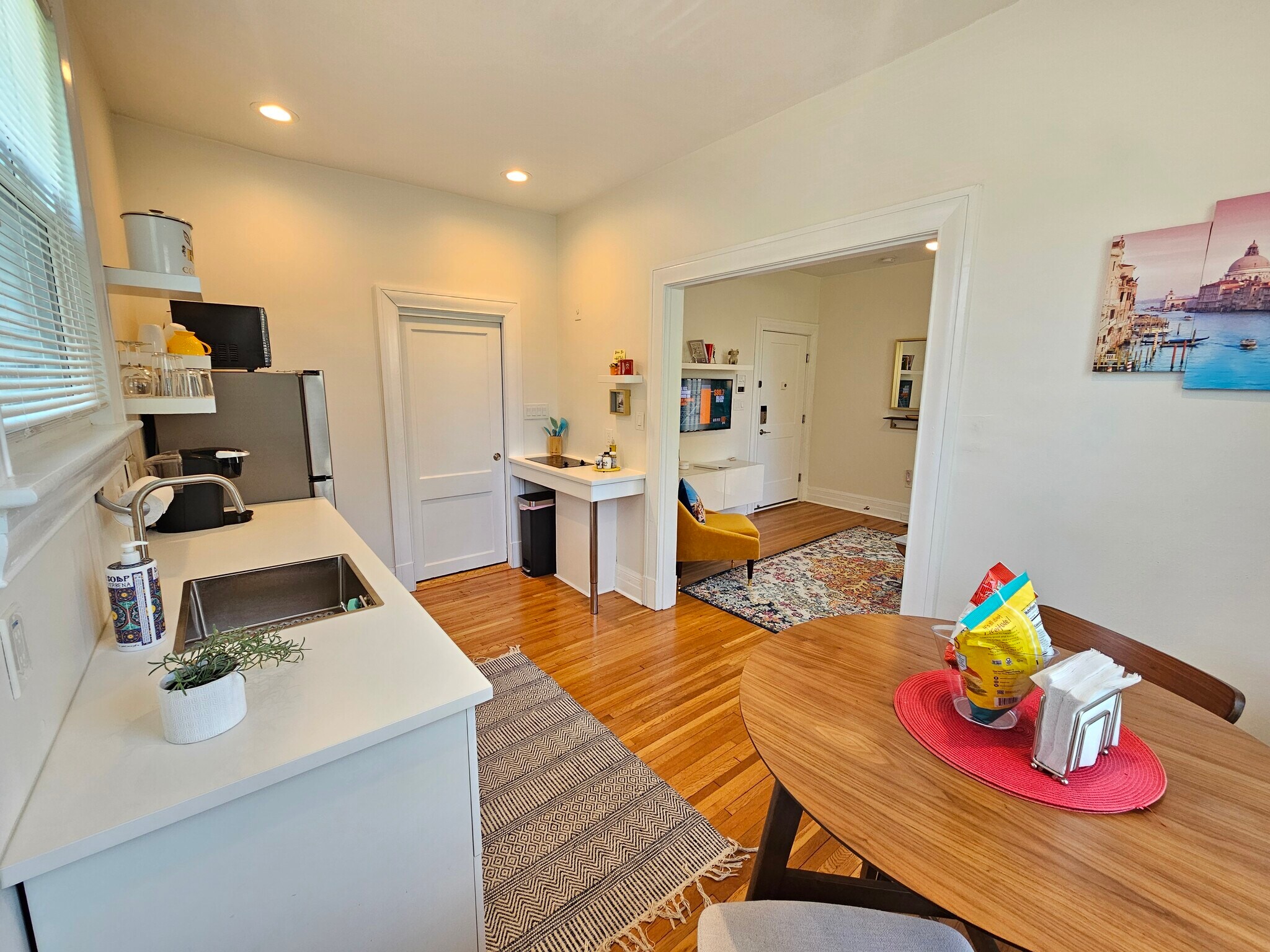 Building Photo - 3541 Fort Ave