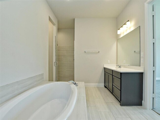 Building Photo - 612 Jefferson Dr