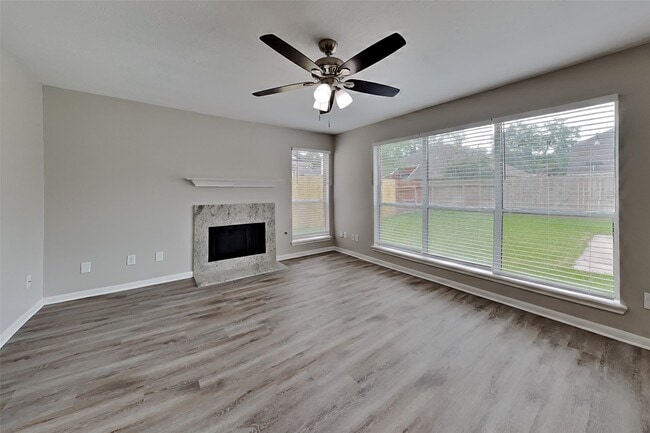 Building Photo - 12827 Deer Cove Ln